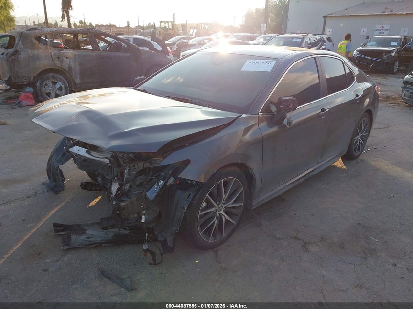 Vin: 4t1t11ak7pu832367, lot: 44583408, toyota camry se 20232