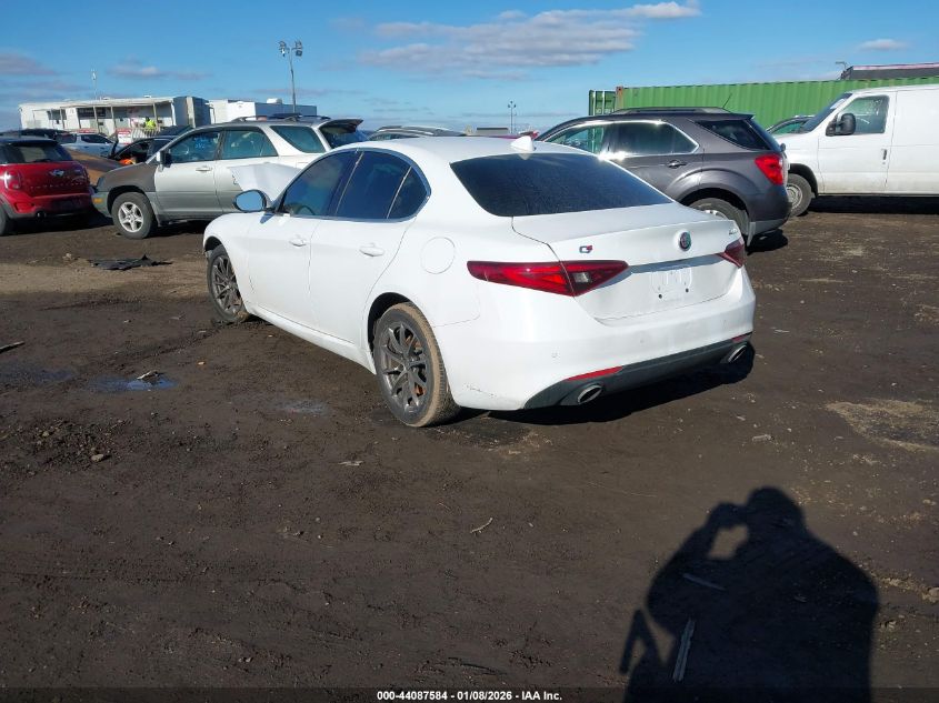 2017 Alfa Romeo Giulia Awd