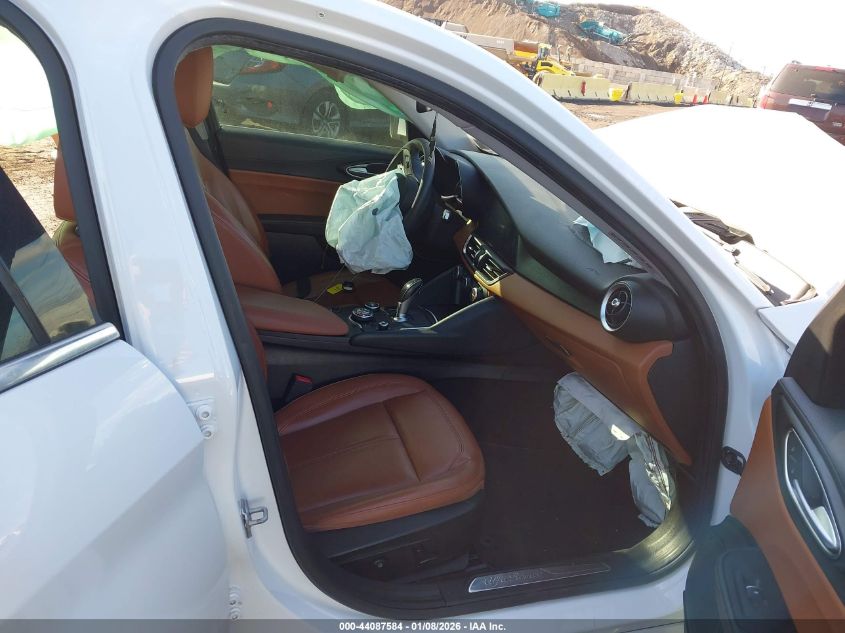 2017 Alfa Romeo Giulia Awd