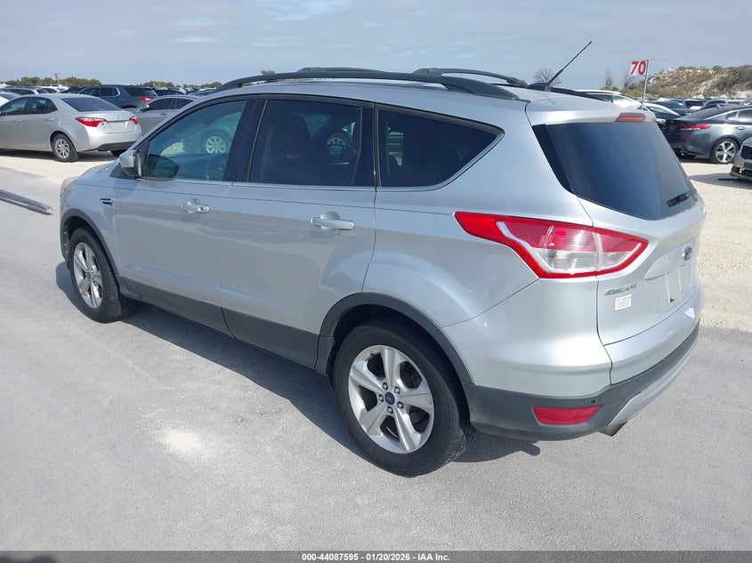 Vin: 1fmcu0g93eud31205, lot: 44583448, ford escape se 20143