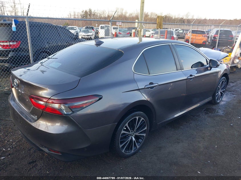 2022 Toyota Camry Le Hybrid