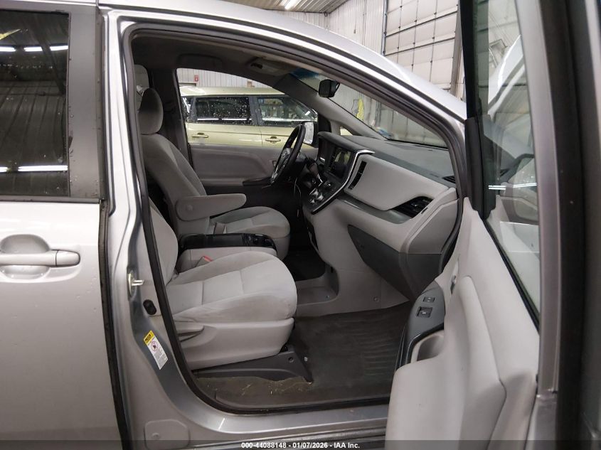 2015 Toyota Sienna Le 8 Passenger