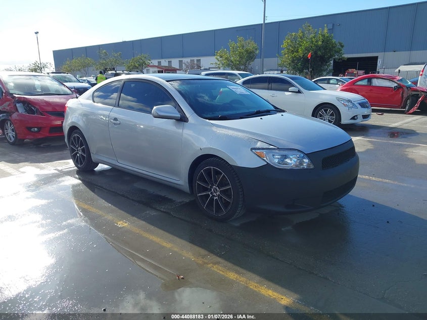 SCION TC 2005. Lot# 44088183. VIN JTKDE167850044289. Photo 1