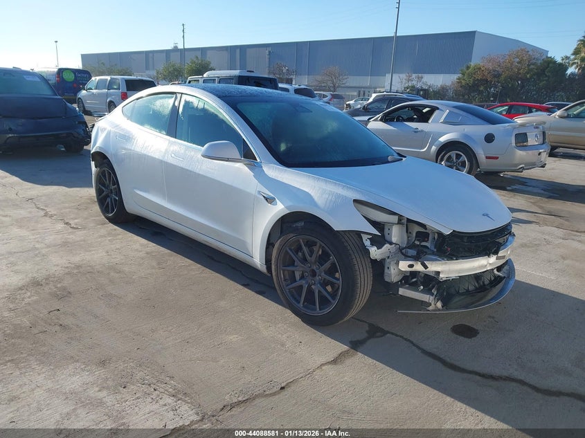 5YJ3E1EA2LF804599 2020 Tesla Model 3 Standard Range Plus Rear-Wheel Drive/Standard Range Rear-Wheel Drive auction photo 1