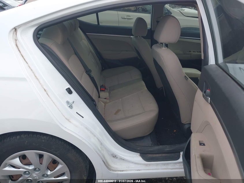 VIN 5NPD74LF7KH477339 2019 HYUNDAI ELANTRA SE