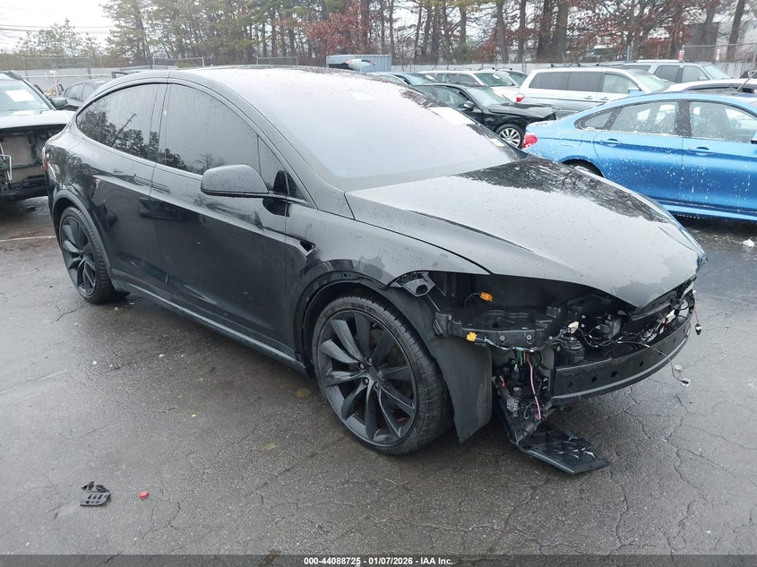 TESLA MODEL X 2017. Lot# 44088725. VIN 5YJXCBE26HF064875. Photo 1