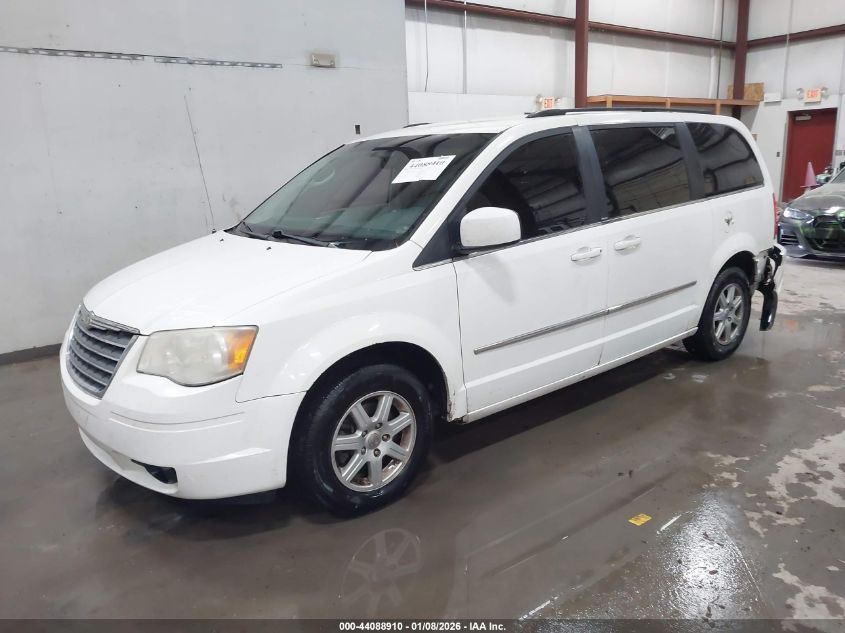 2010 Chrysler Town & Country Touring