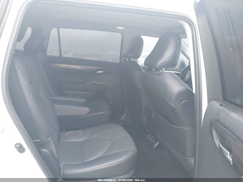 2021 Toyota Highlander - 5TDFZRAH5MS058116