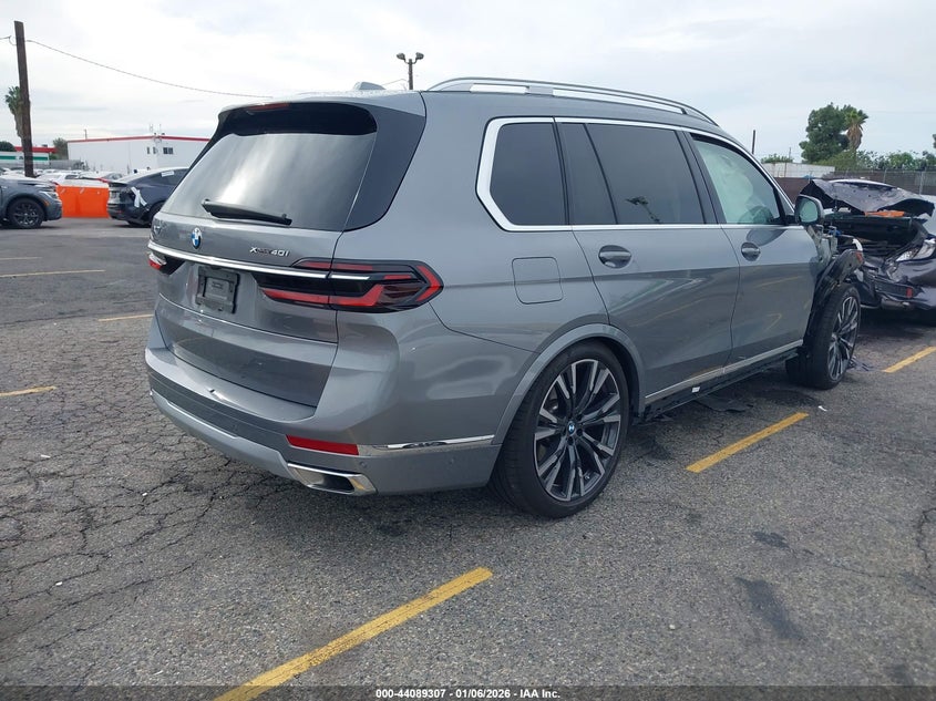 2025 BMW X7 xDrive40I