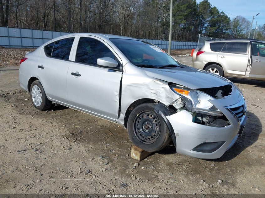 2018 Nissan Versa 1.6 S+
