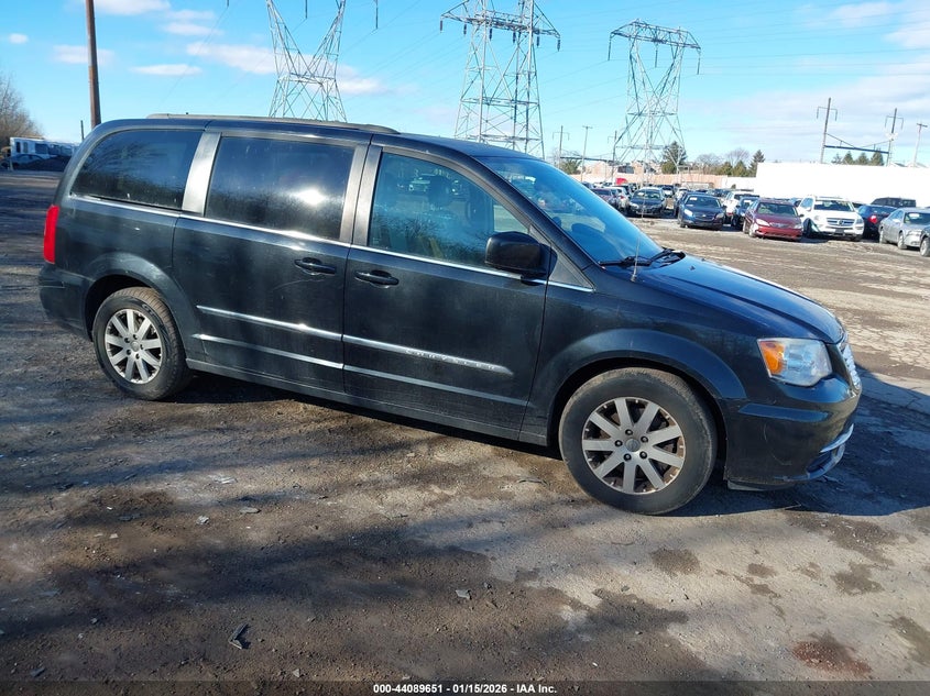 2016 Chrysler Town & Country Touring