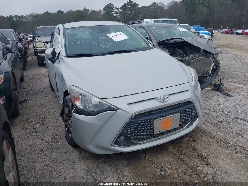 2019 TOYOTA YARIS LE