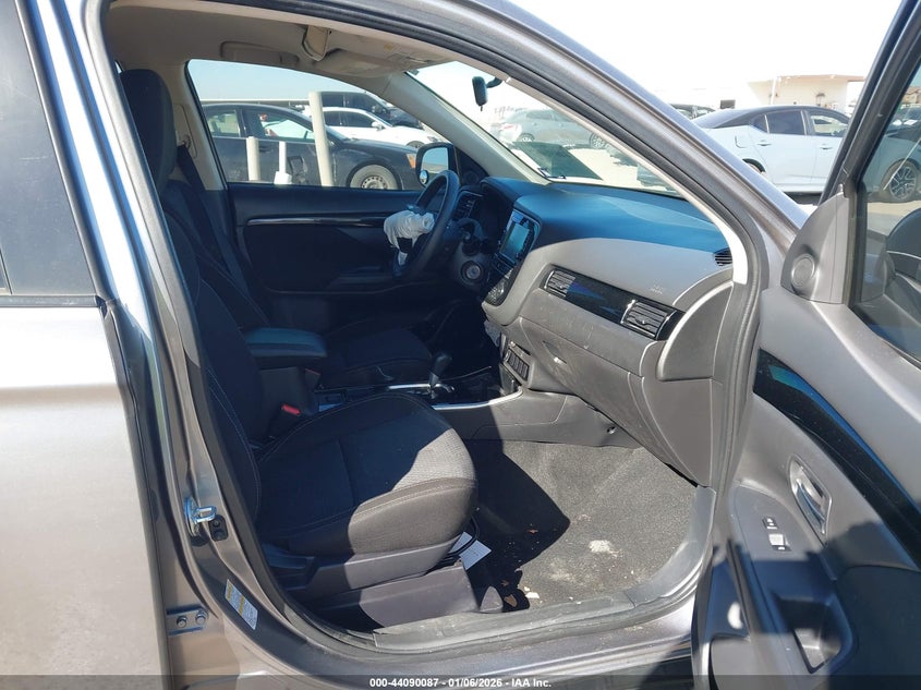 2019 Mitsubishi Outlander Es