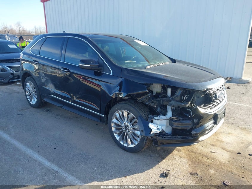 2022 Ford Edge Titanium