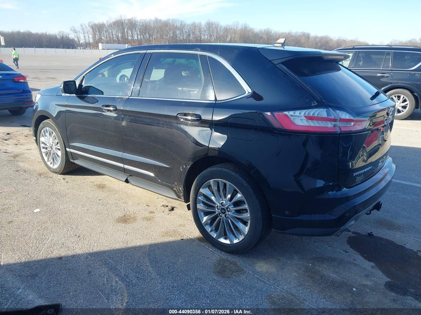 2022 Ford Edge Titanium