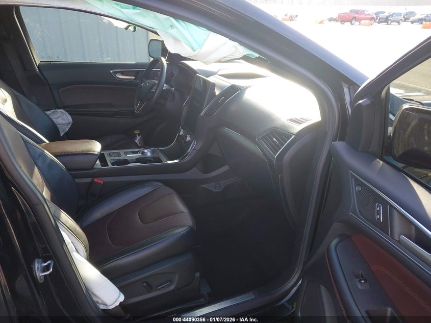 2022 Ford Edge Titanium