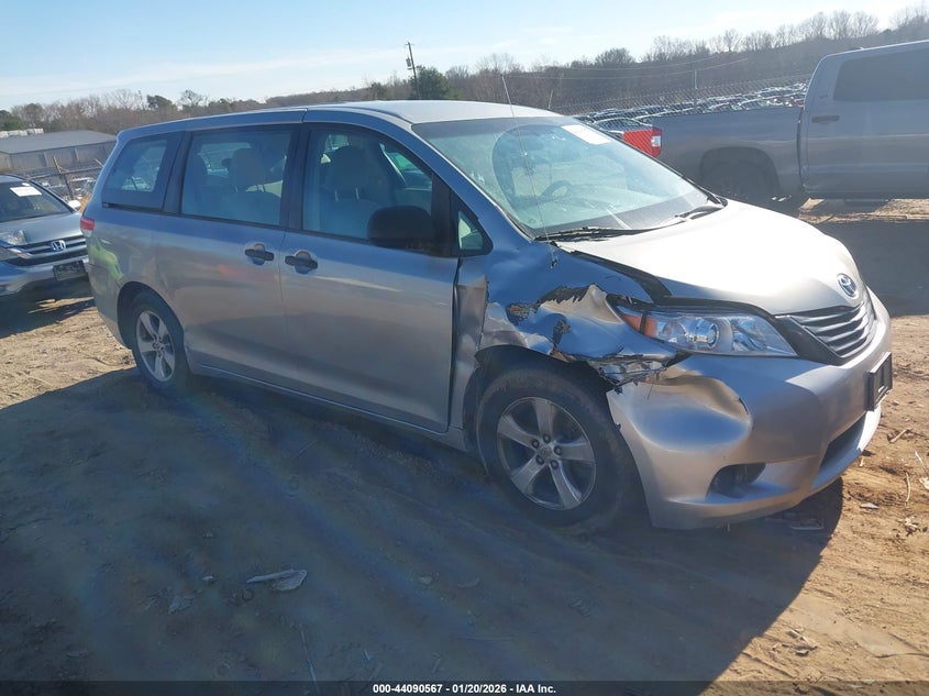 2014 Toyota Sienna L V6 7 Passenger