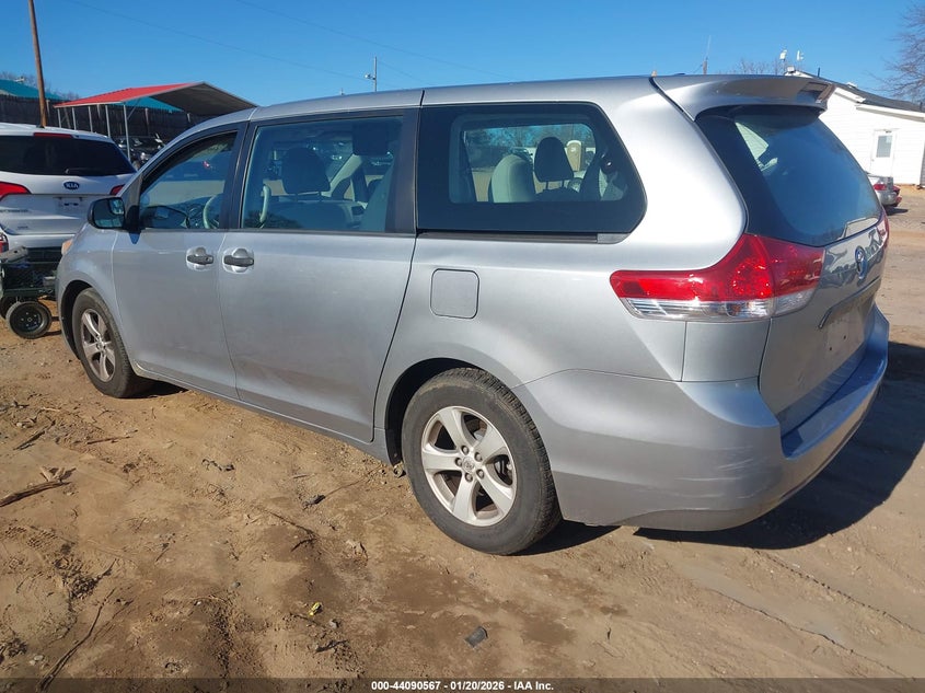 2014 Toyota Sienna L V6 7 Passenger
