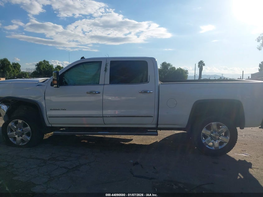 2015 GMC SIERRA TRUCK 6.6L V-8 DI, TURBO, 397HP