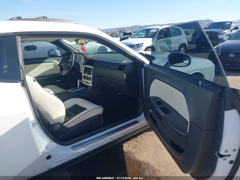 2012 Dodge Challenger Sxt