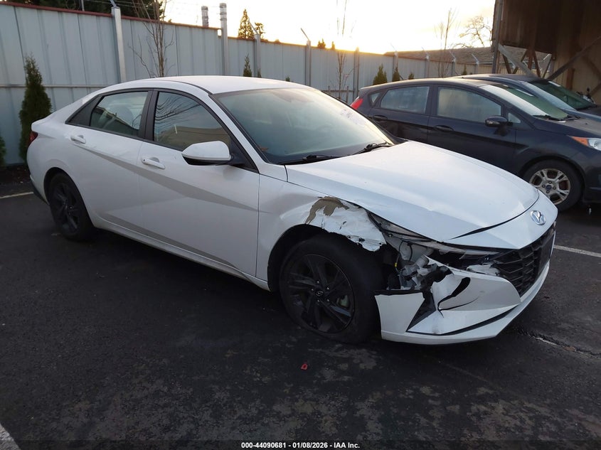 2022 Hyundai Elantra Sel