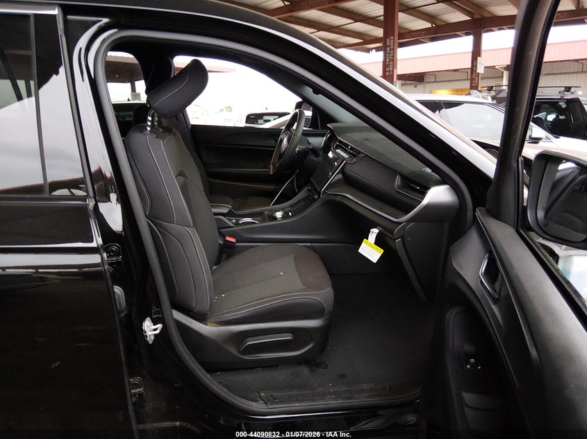 2024 Jeep Grand Cherokee L Laredo X 4X4