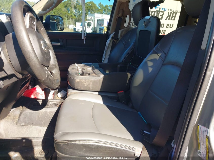 Vin: 3c6ur5hl0kg683276, lot: 44586813, ram 2500 tradesman  4x4 8' box 20193