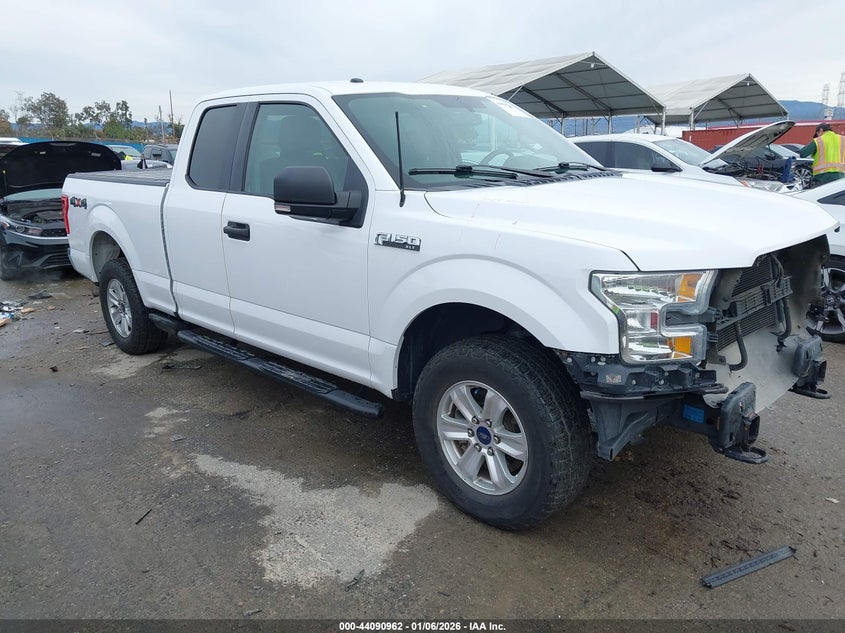 1FTFX1EF7HKC84574 2017 Ford F-150 Xlt auction photo 1