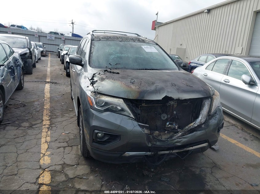 2018 Nissan Pathfinder Sv