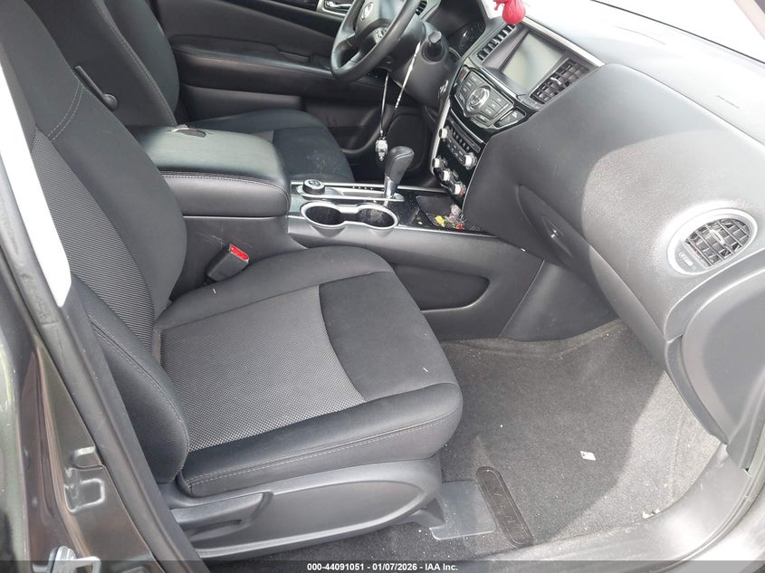 2018 Nissan Pathfinder Sv