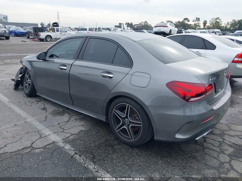 2020 Mercedes-Benz A 220