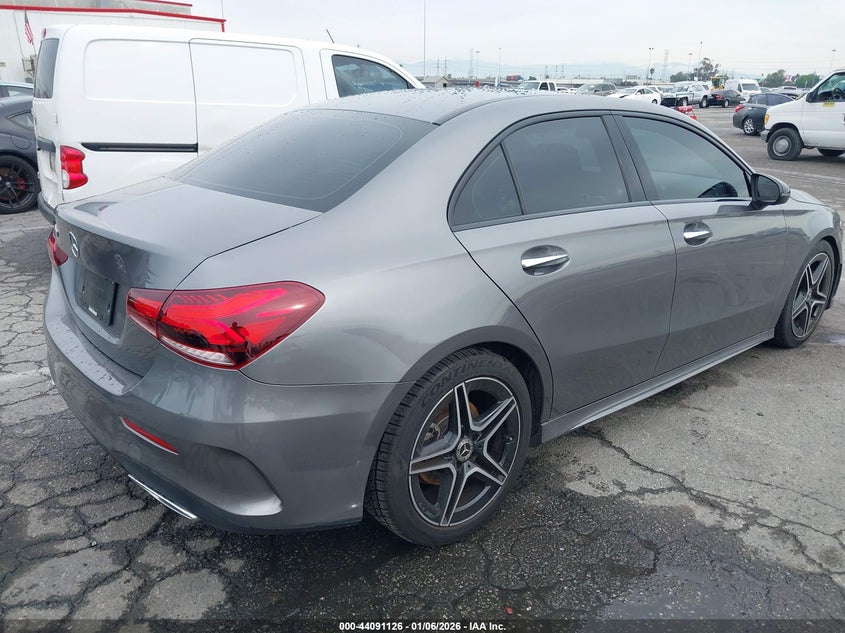 2020 Mercedes-Benz A 220
