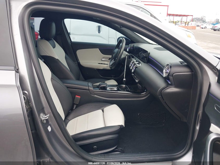 2020 Mercedes-Benz A 220