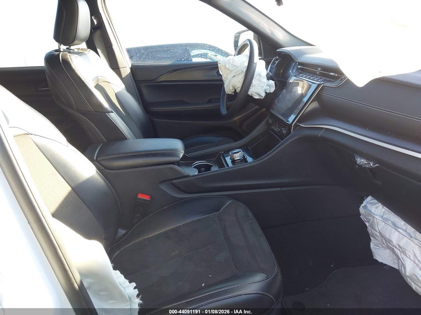 2024 Jeep Grand Cherokee L Altitude 4X4