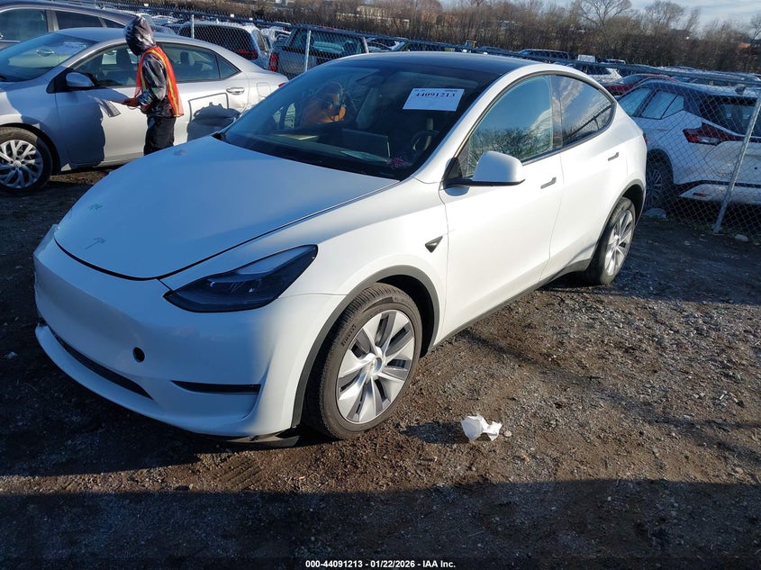 2024 Tesla Model Y Long Range Dual Motor All-Wheel Drive