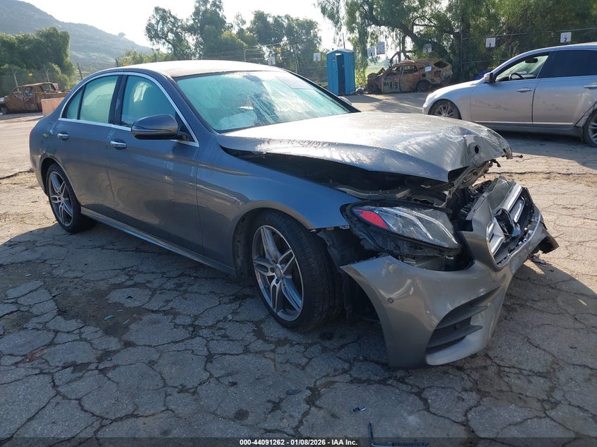 MERCEDES-BENZ E-CLASS E 300