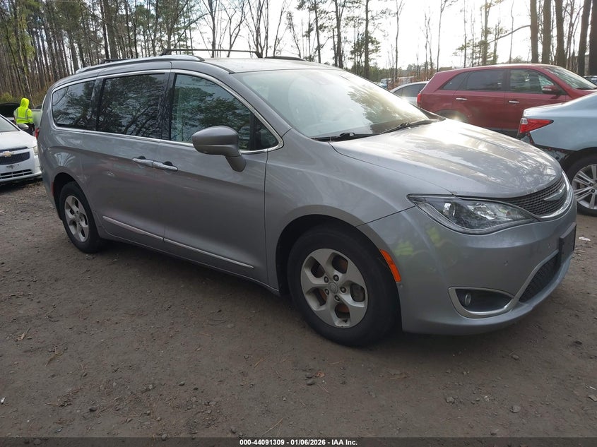 2C4RC1EGXHR703830 2017 Chrysler Pacifica Touring-L Plus auction photo 1