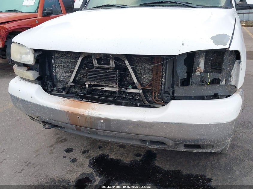 2005 GMC Yukon Sle VIN: 1GKEK13T35J198140 Lot: 44091508