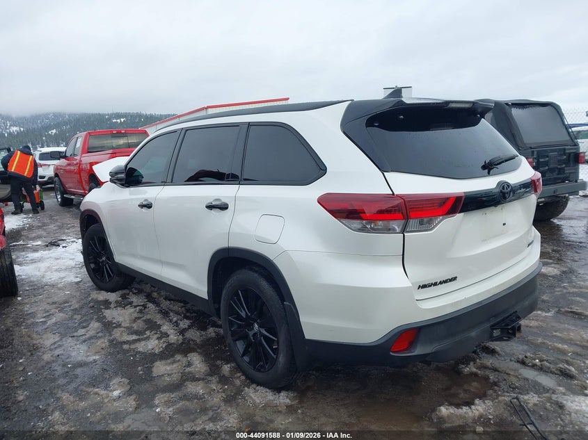 2019 Toyota Highlander Se