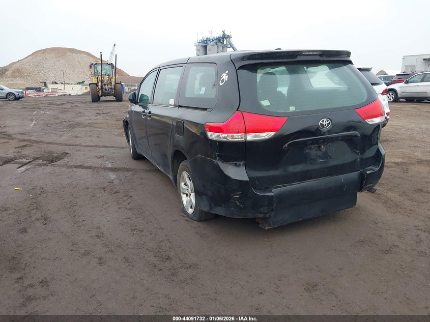 2014 Toyota Sienna L V6 7 Passenger