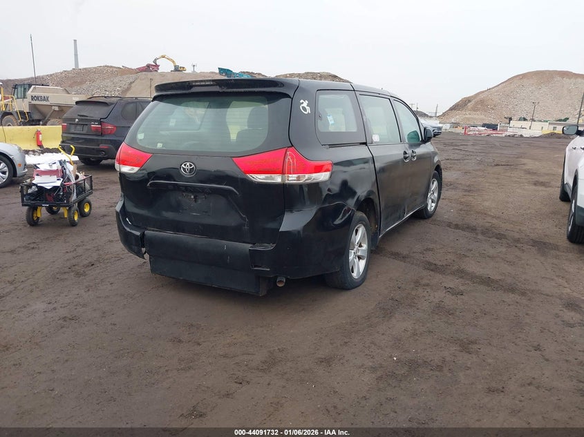 2014 Toyota Sienna L V6 7 Passenger