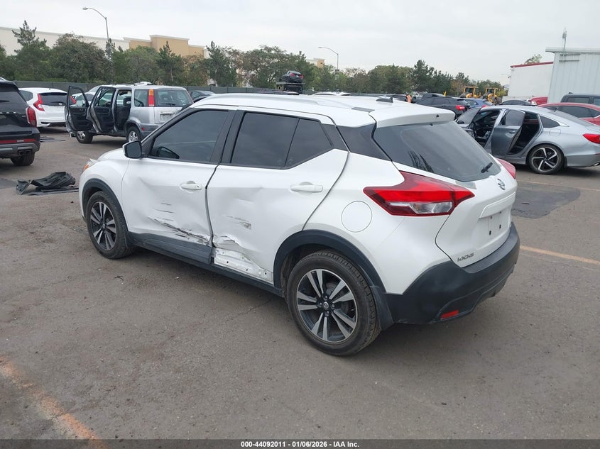 VIN 3N1CP5CU4KL534017 2019 NISSAN KICKS SV