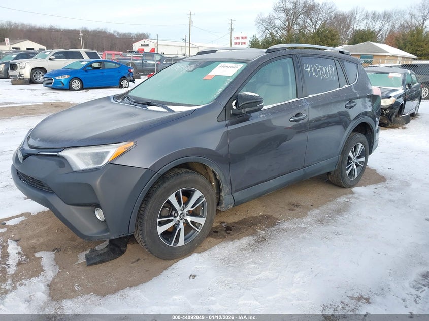 VIN 2T3RFREV8JW787954 2018 TOYOTA RAV4 XLE