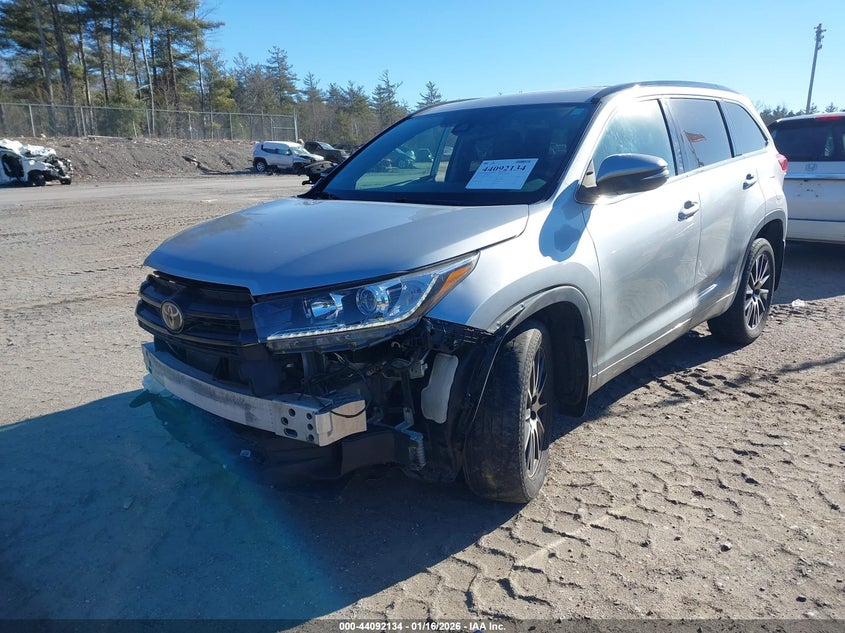 2018 Toyota Highlander Se