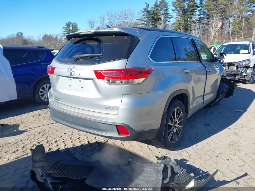 2018 Toyota Highlander Se
