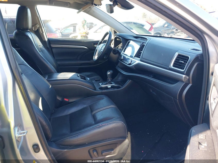 2018 Toyota Highlander Se