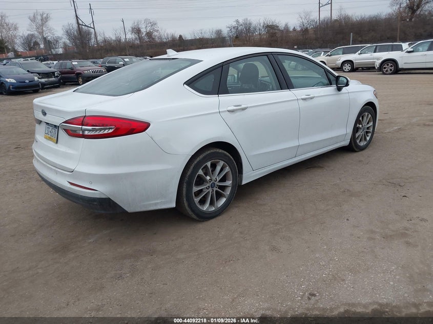 Vin: 3fa6p0h73lr195450, lot: 44588071, ford fusion se 20204