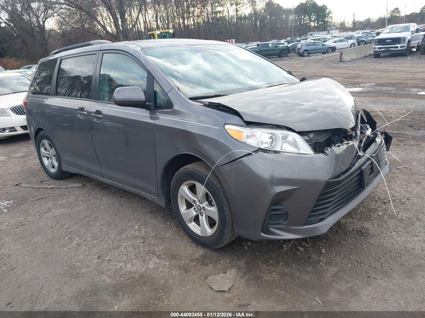 2018 Toyota Sienna Le 8 Passenger