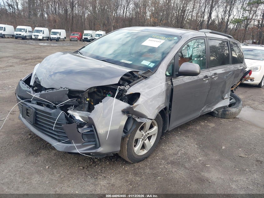 2018 Toyota Sienna Le 8 Passenger