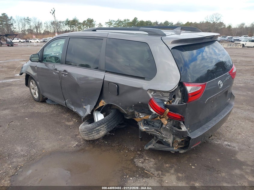 2018 Toyota Sienna Le 8 Passenger